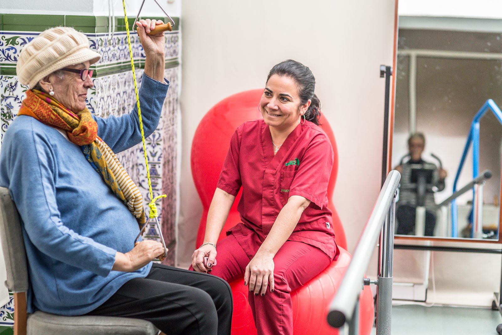 Ejercicios de rehabilitación en la ONG Cudeca de Málaga
