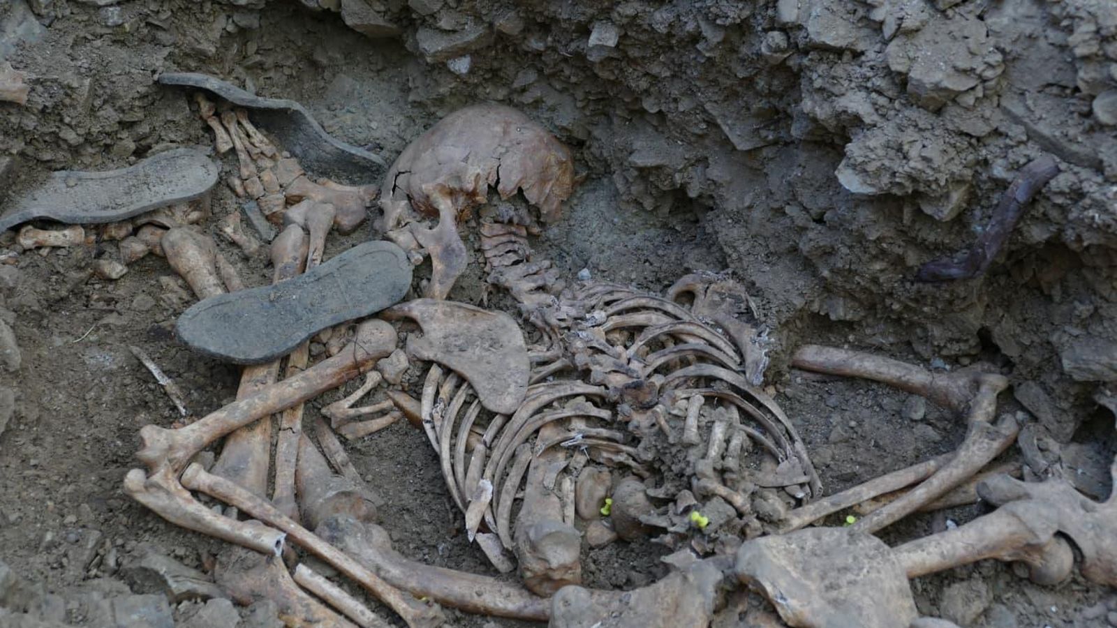 Restos óseos encontrados en Zufre.