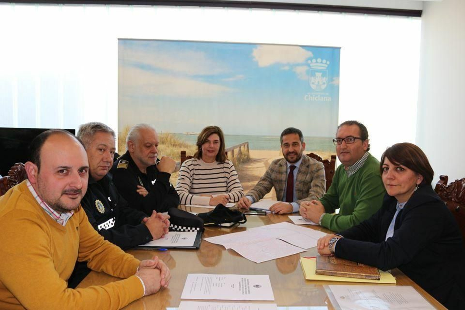Reciente reunión organizativa entre responsables municipales, Policía y Consejo.