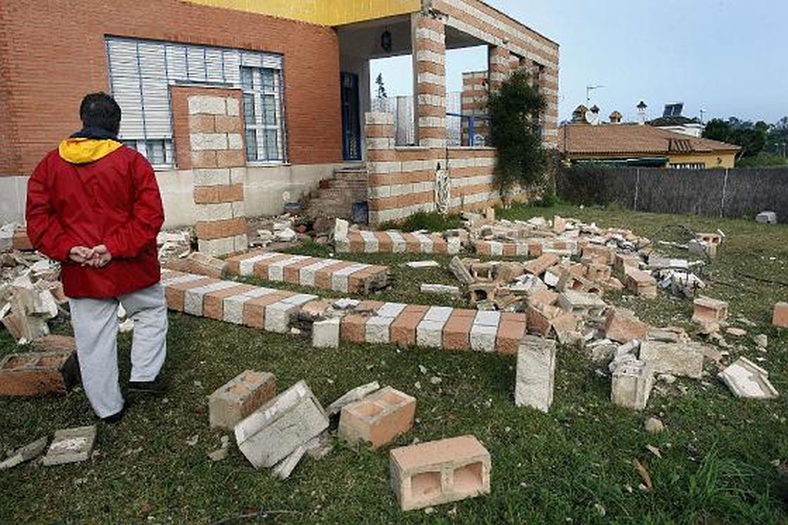 La lluvia y el viento causan múltiples destrozos en varias localidades de la provincia. 

Foto: Fito Carreto