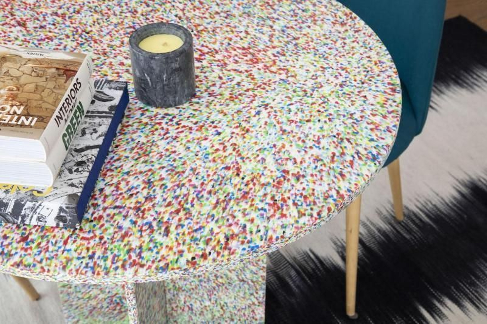 Revolución Limo crea muebles de interior fabricados únicamente con plástico reciclado