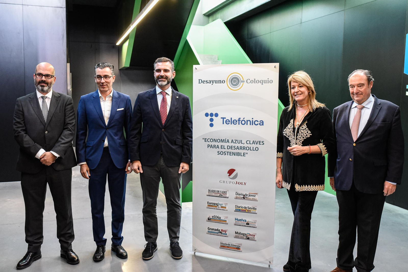 Imágenes de los asistentes al Desayuno Coloquio "Economía azul, claves para el desarrollo sostenible" organizado por el Grupo Joly