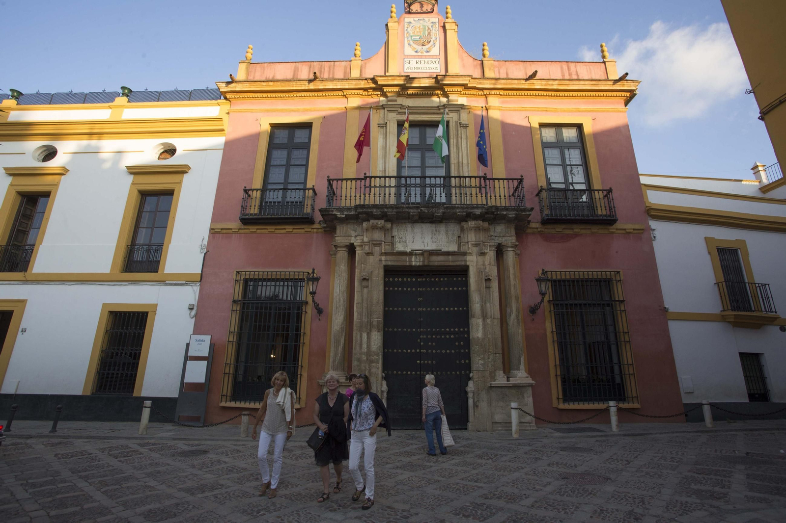 La fachada del Apeadero del Real Alcázar.