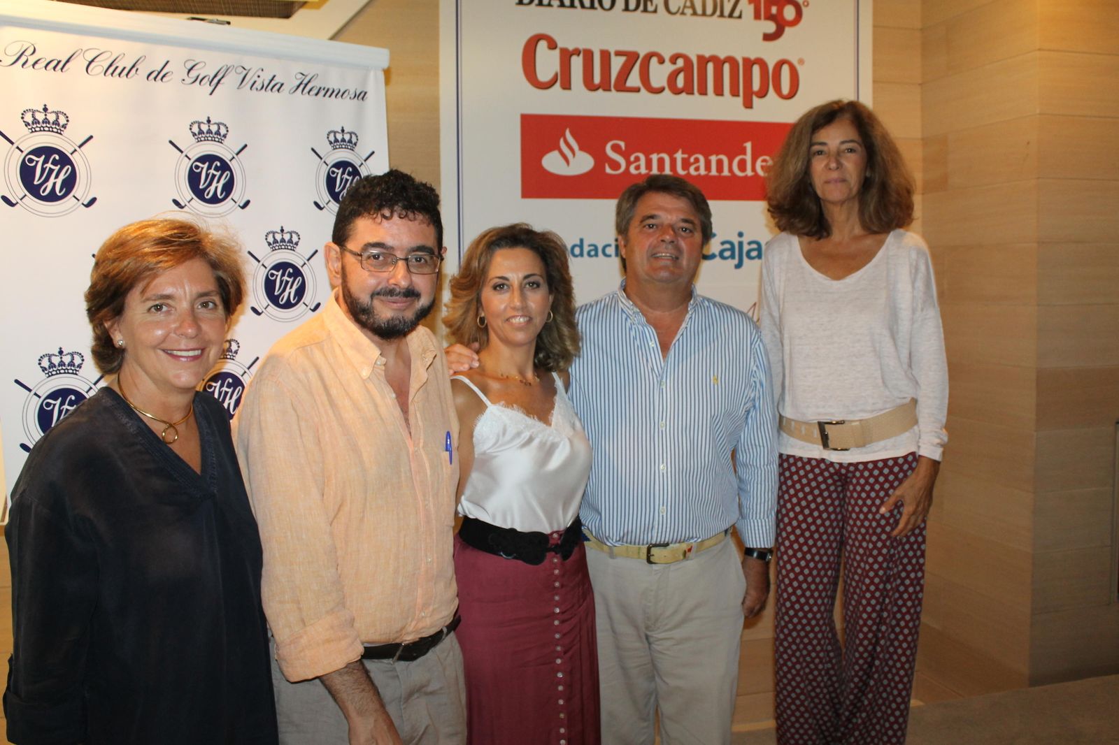 Celia Ollero, Pepe Monforte, Rocío Álvarez-Campana, Emilio Valero y Reyes Pacheco, antes de la conferencia.