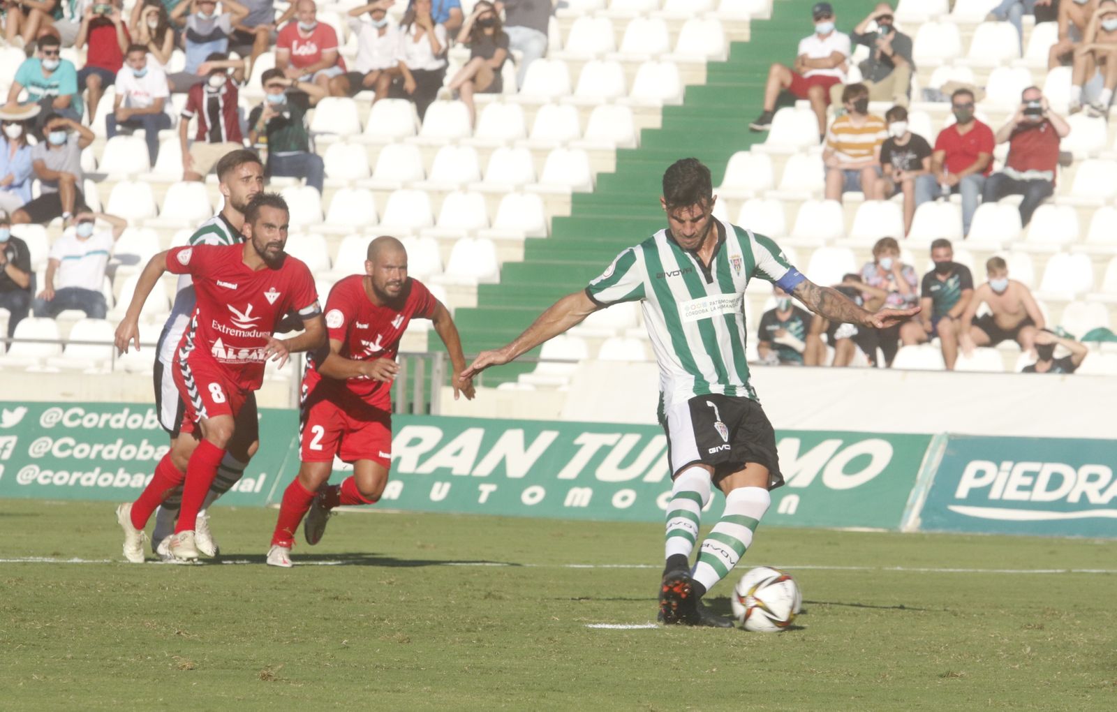 La victoria del Córdoba CF ante el Don Benito, en imágenes