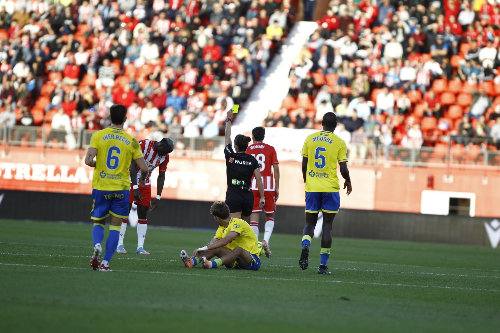 El partido U.D. Almería-Cádiz C.F. en imágenes