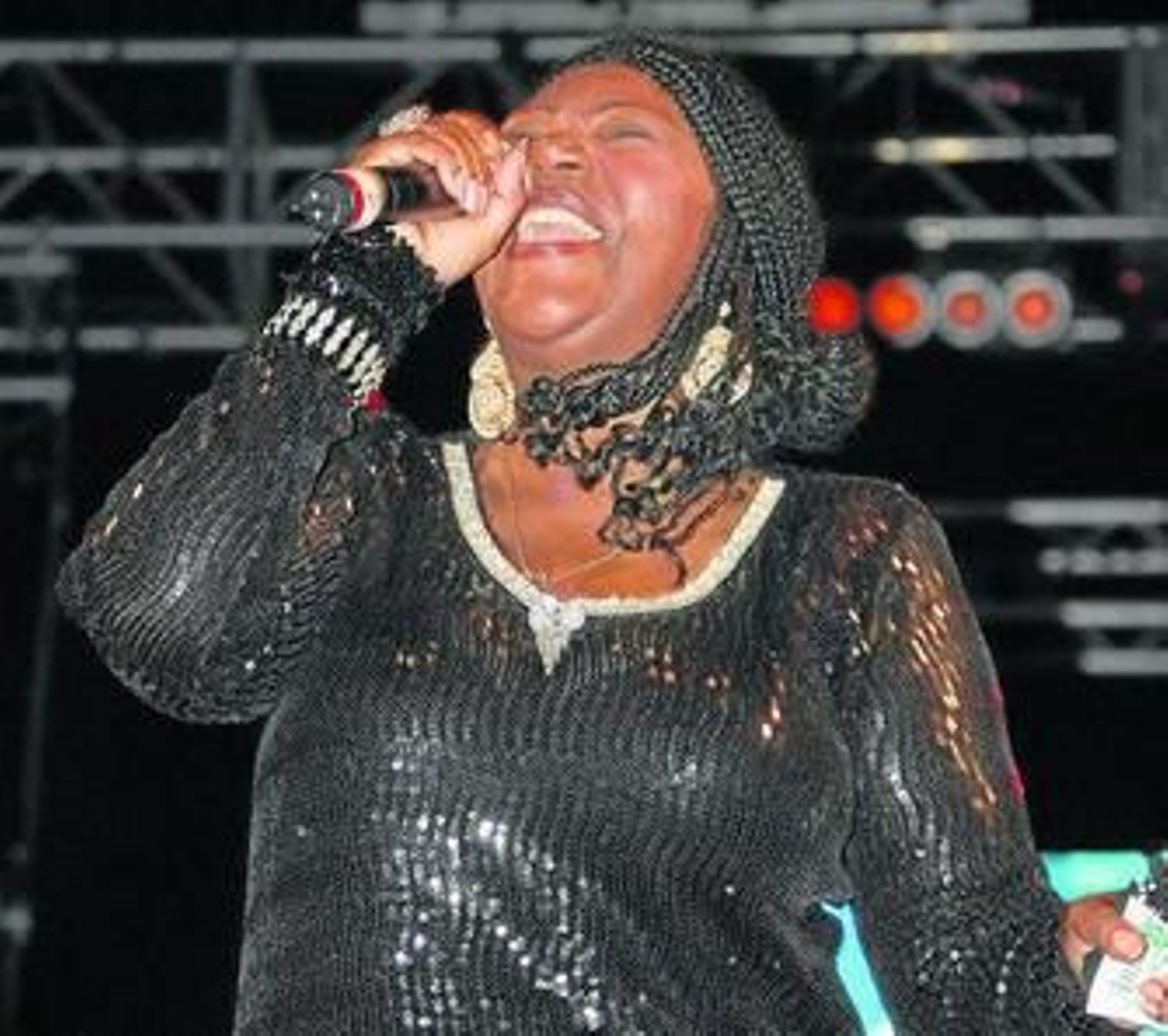 Boney M convence en su primer concierto en España