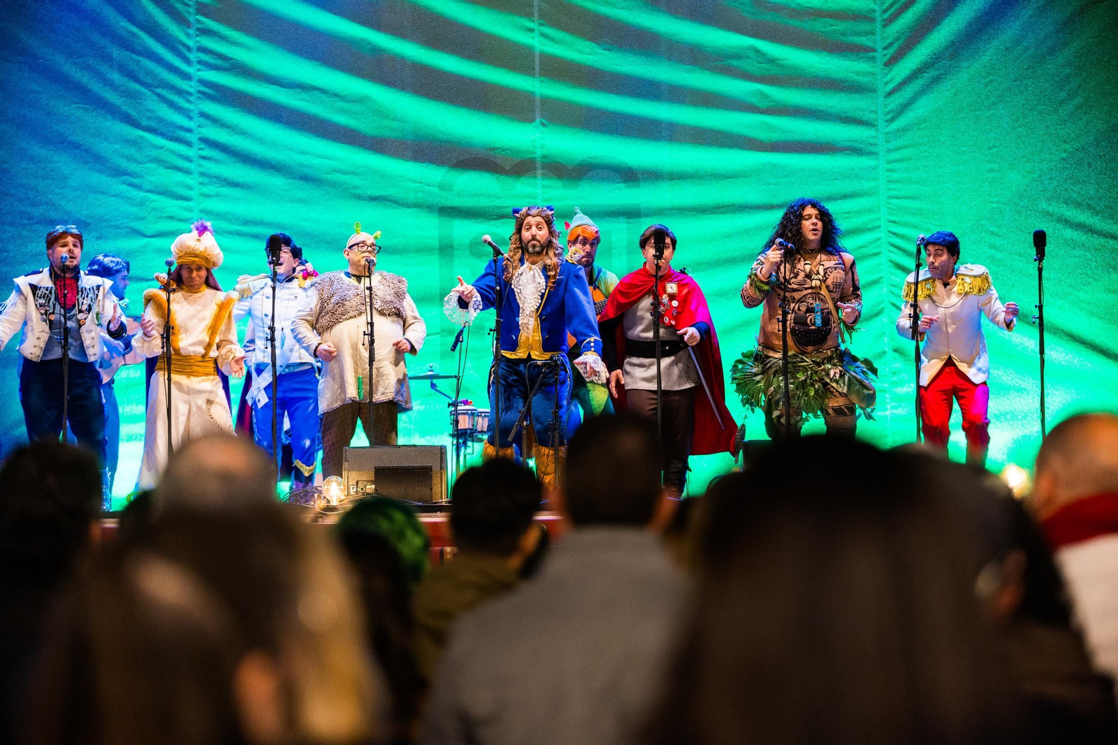 El Carnaval, de vuelta a la plaza del Rey de San Fernando: la chirigota del Yuyu abre el fin de semana