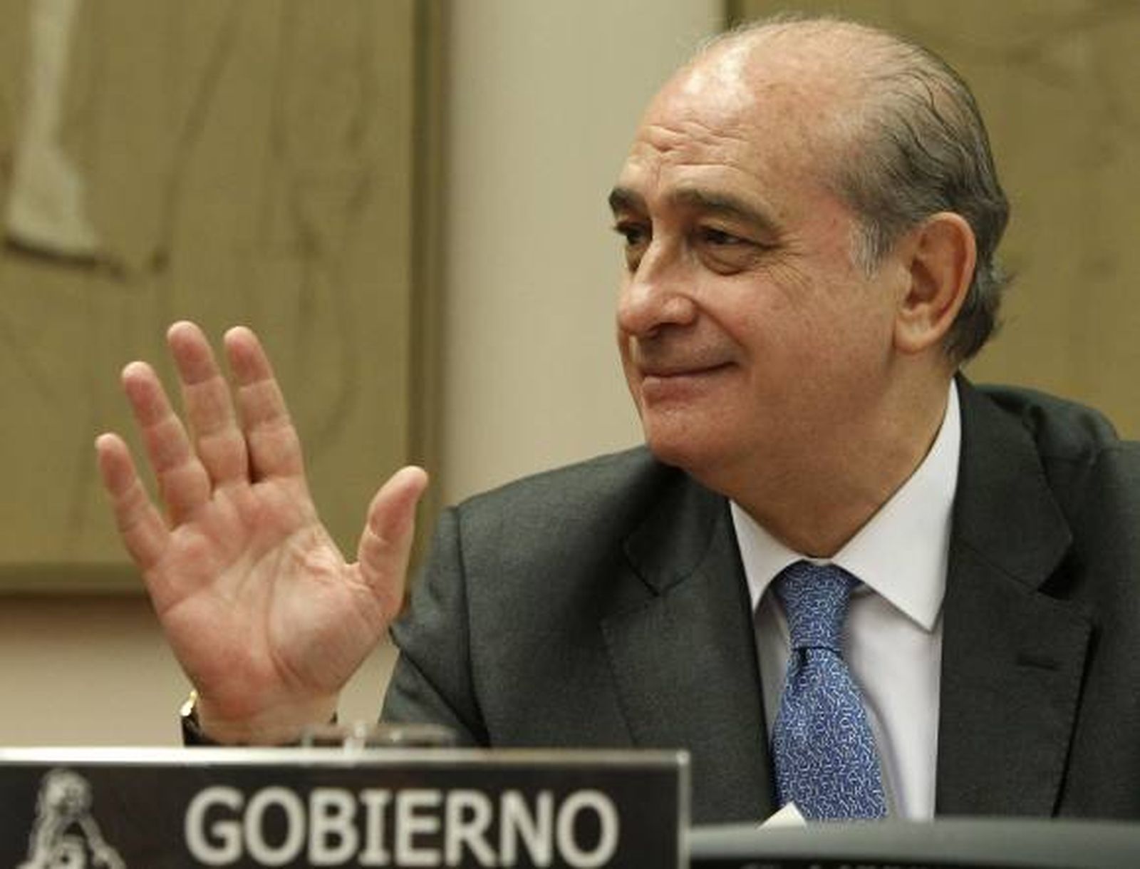 Fernández Díaz: "Habrá que dejar el terrorismo de forma clara y pública"