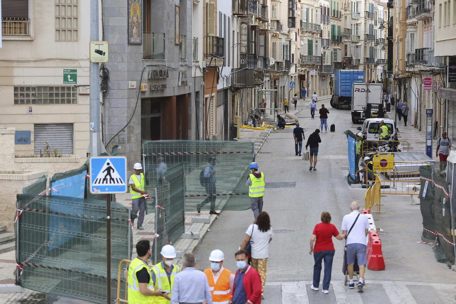La calle Carretería de Málaga ya está en obras, en fotos