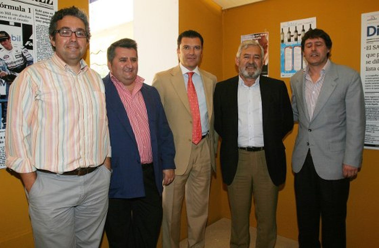 Máximo Espadas, consejero delegado de Saheca, Francisco Escot de MisterCasa, José Luis Romero, José Antonio de los Reyes de Saheca y Juan Luis Pérez, comercial del Diario.

Foto: Vanesa Lobo