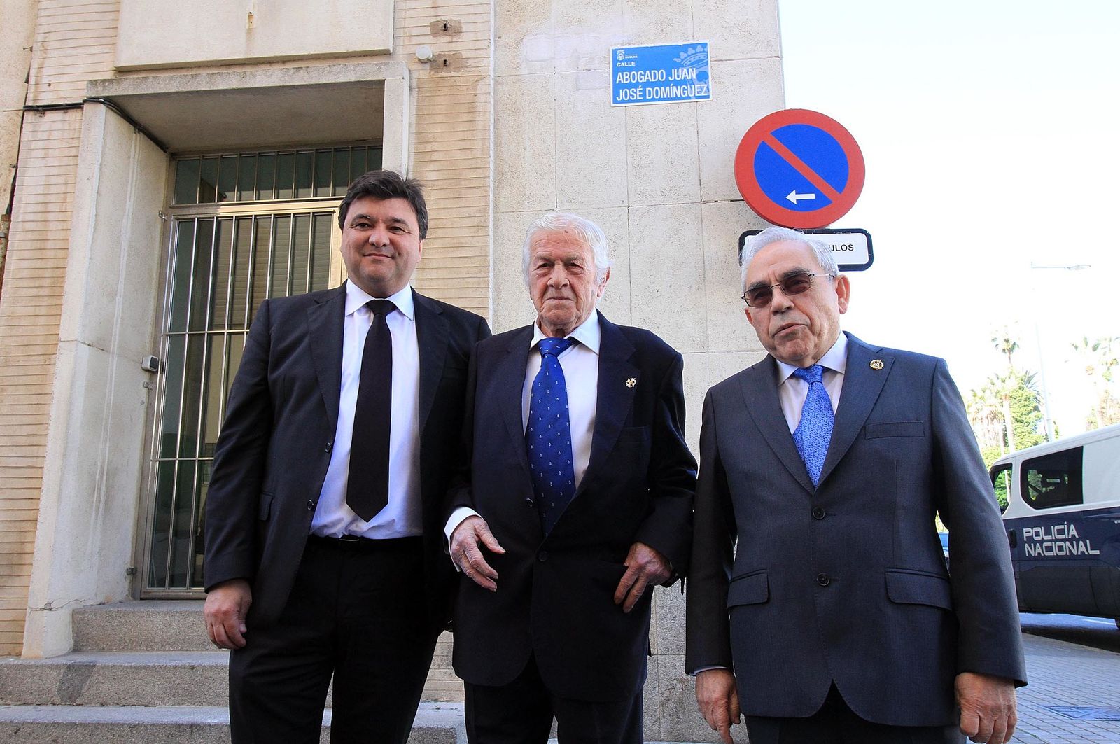 Acto de rotulación de la calle Abogado Juan José Domínguez en imágenes