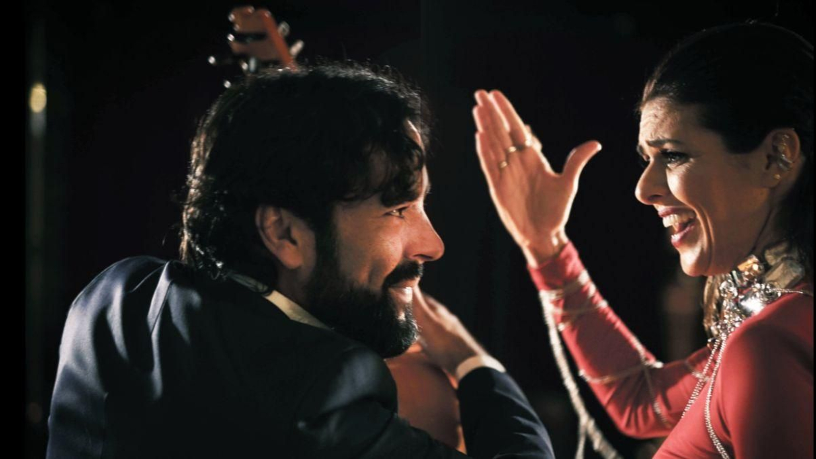 El guitarrsita Daniel Casares junto a la cantante portuguesa Cuca Roseta