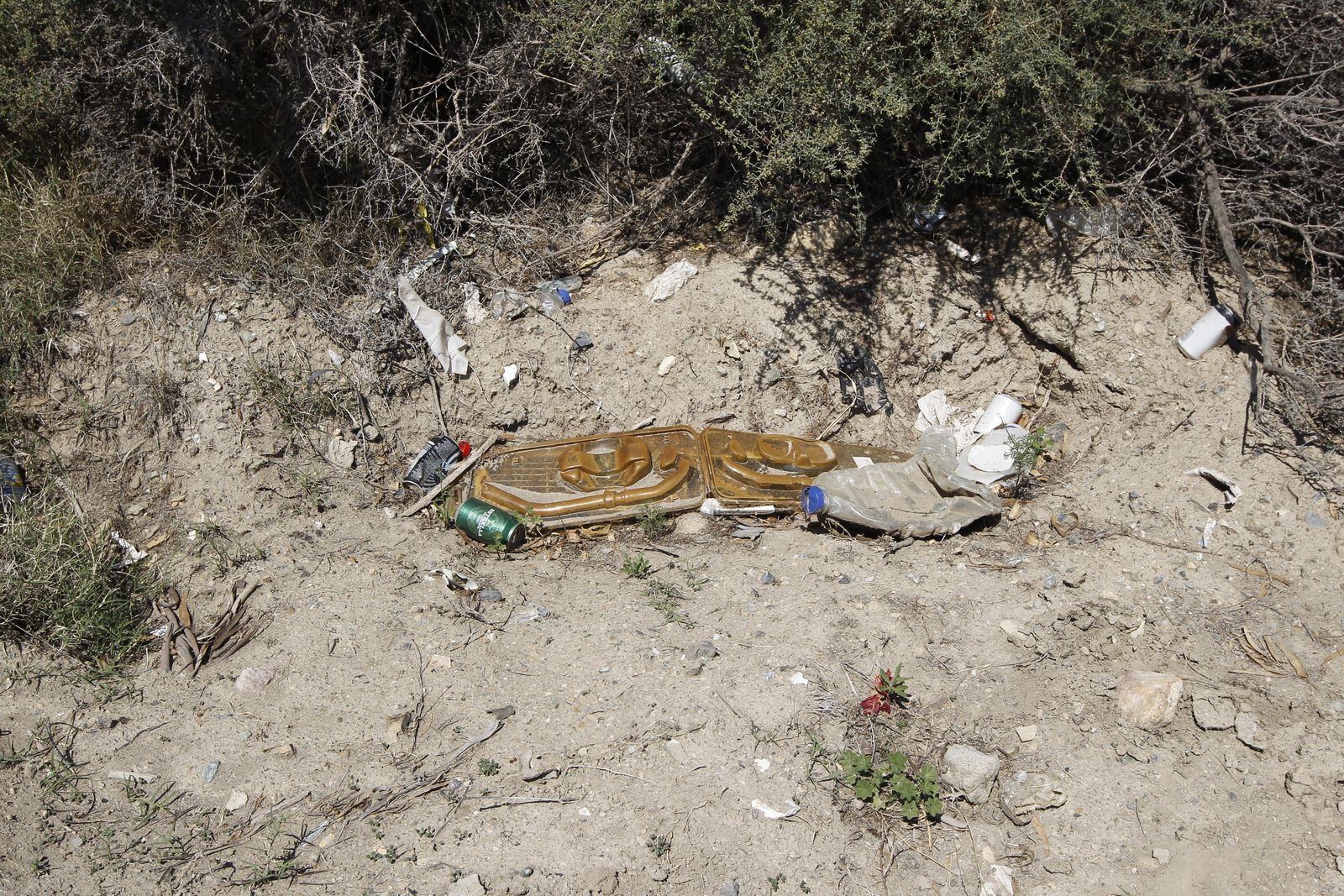 Fotogalería basura en el Desierto de Tabernas