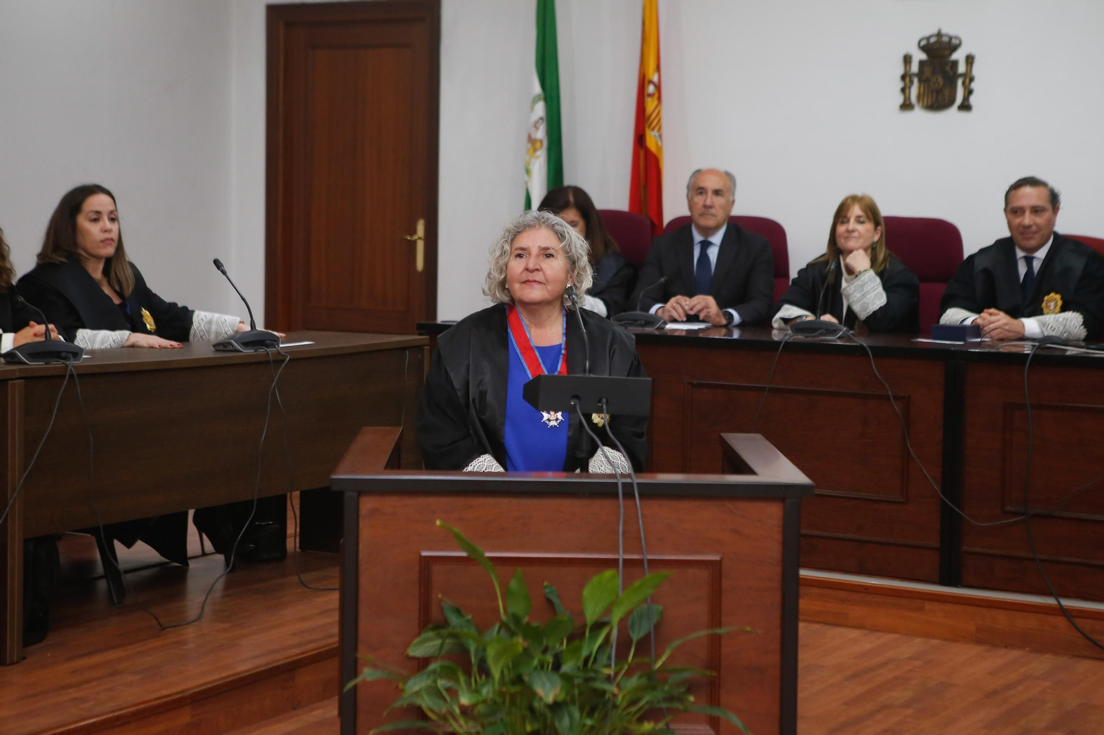 Fotos de la imposición de la Cruz de San Raimundo de Peñafort a la jueza María José Sanz Alcázar en Algeciras