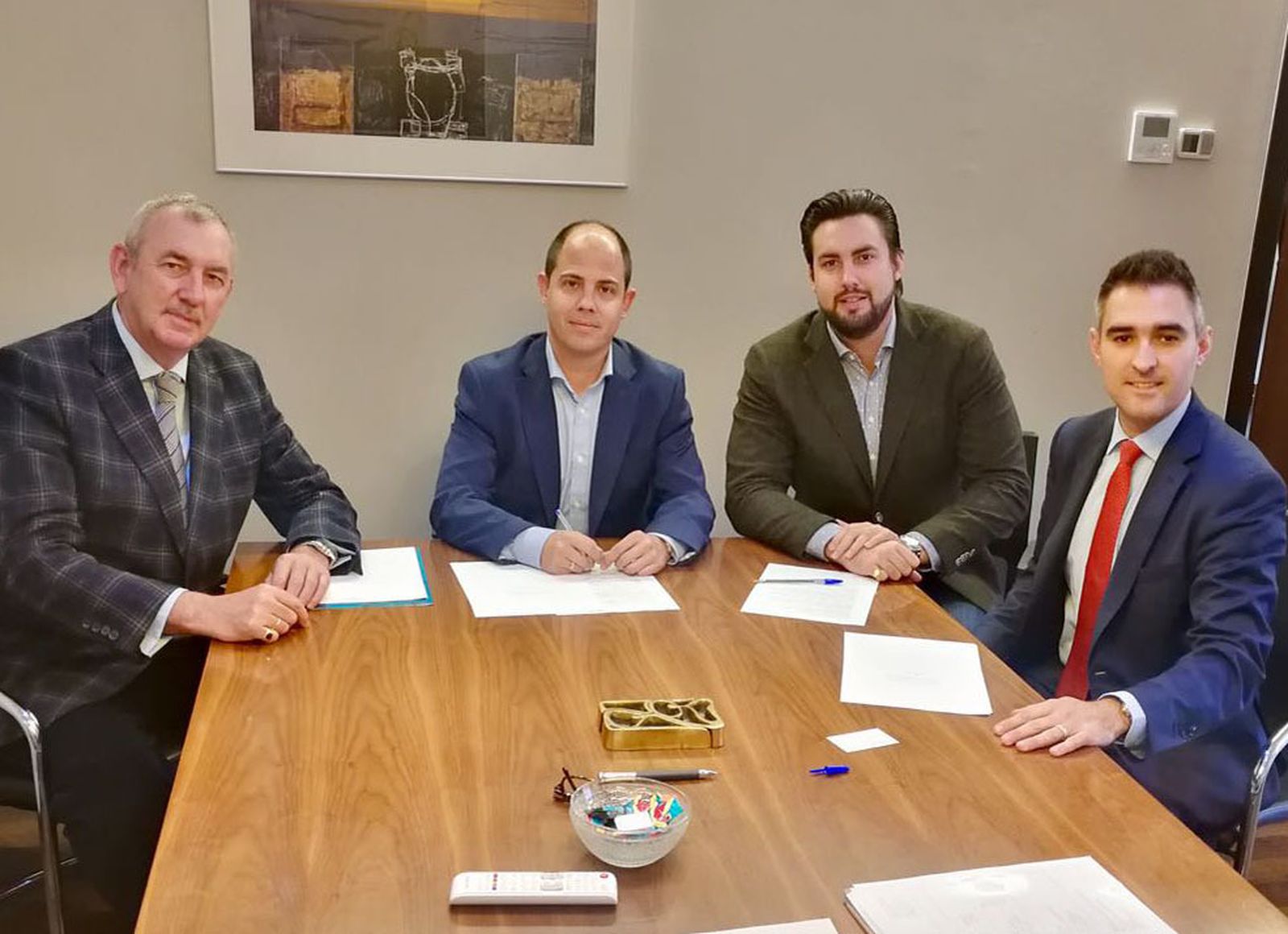 David Royen (Proconsult) y Sergio E. Ruiz (Cajamar) firmaron el acuerdo.