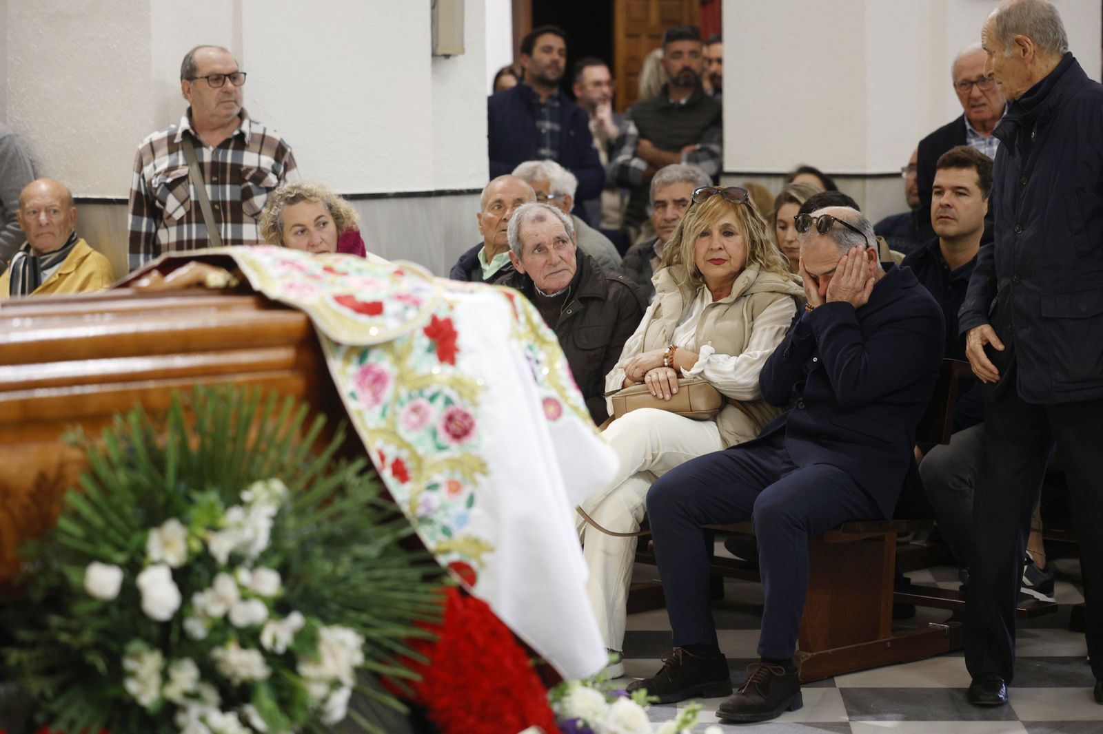 Imágenes del entierro en Chiclana del torero Emilio Oliva Baro