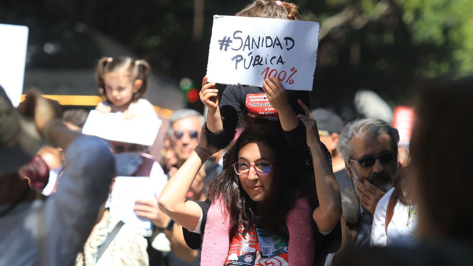 Familias al completo se han echado a las calles para pedir una Sanidad pública de garantías.