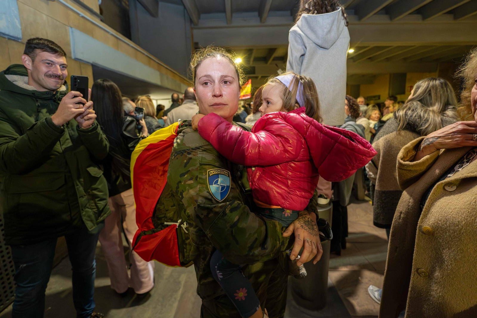 Llegada de los militares de la Brigada al aeropuerto de San Pablo, en Sevilla.