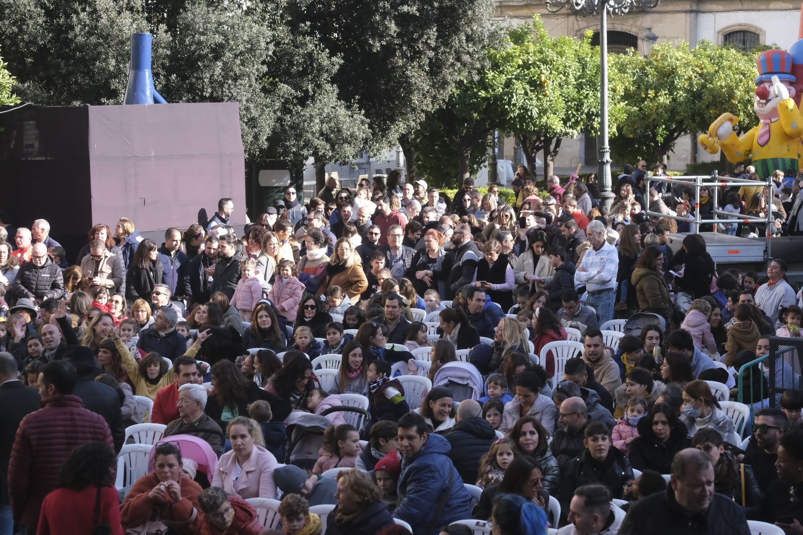 La fiesta infantil de Fin de Año en la plaza de las Tendillas de Córdoba, en imágenes
