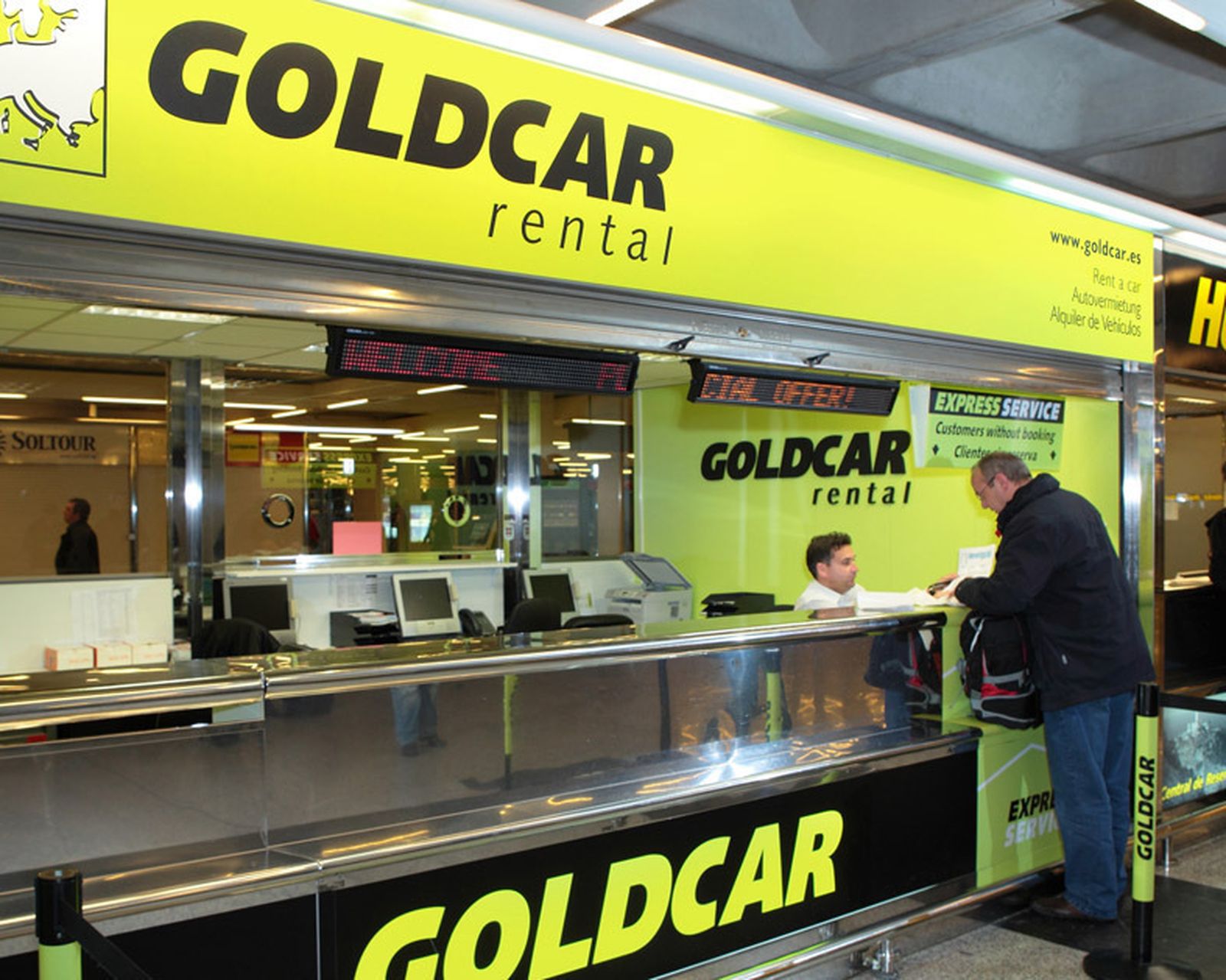 La francesa Europcar compra la española Goldcar
