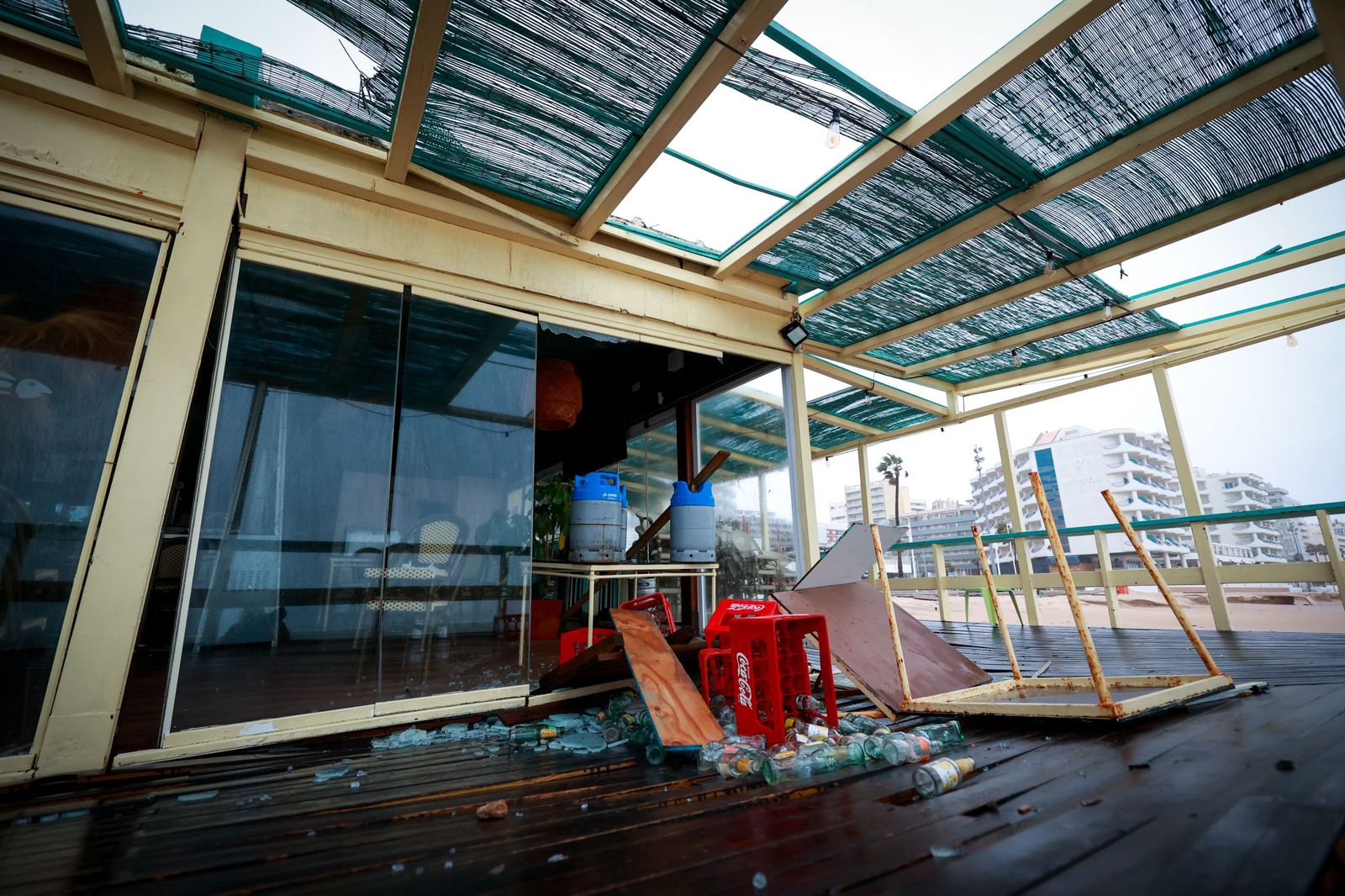 Imágenes de los principales destrozos provocados por la borrasca Leonardo en Cádiz