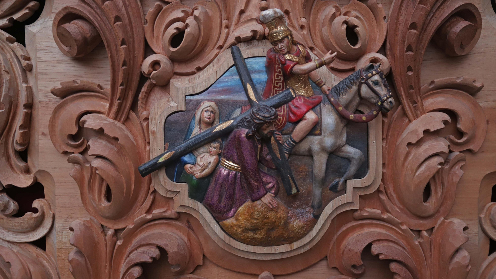 Fotos del Lunes Santo en Algeciras: La Columna y la Legión