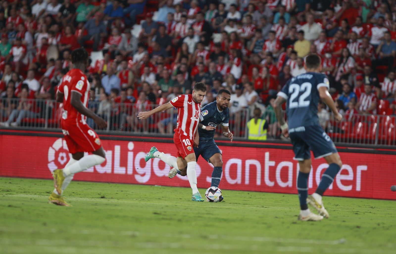 Imágenes del partido de fútbol U.D. Almería-Girona F.C.