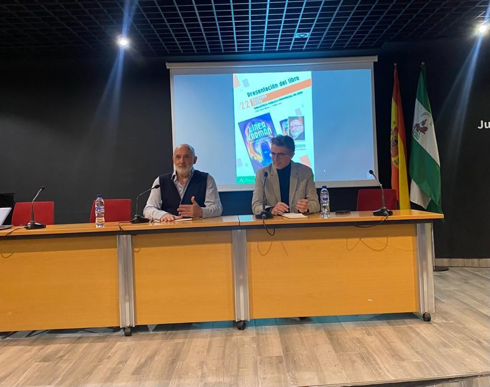 Presentación del libro de Rafael Latorre, 'Línea Kármán'