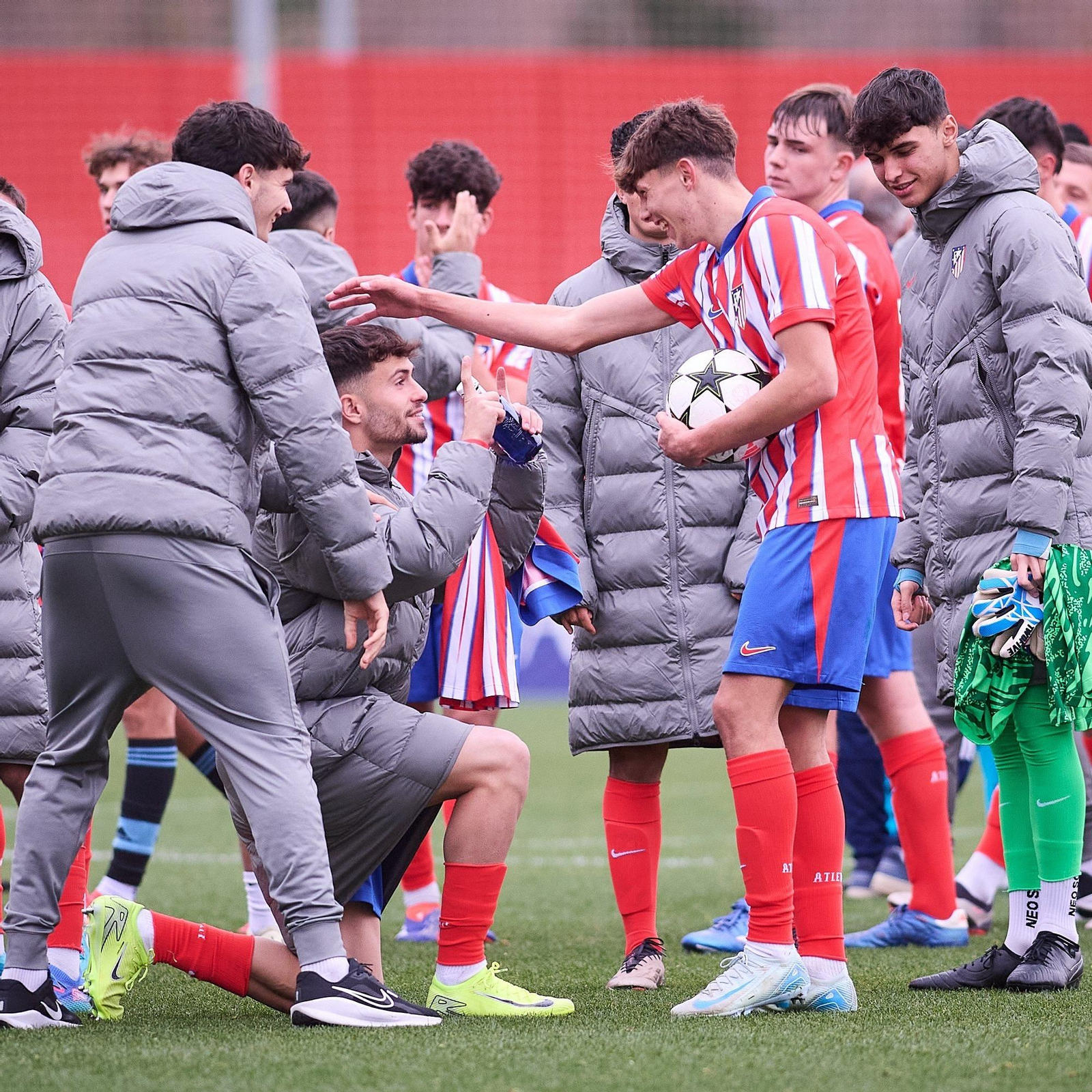 Una celebración del Atlético B.