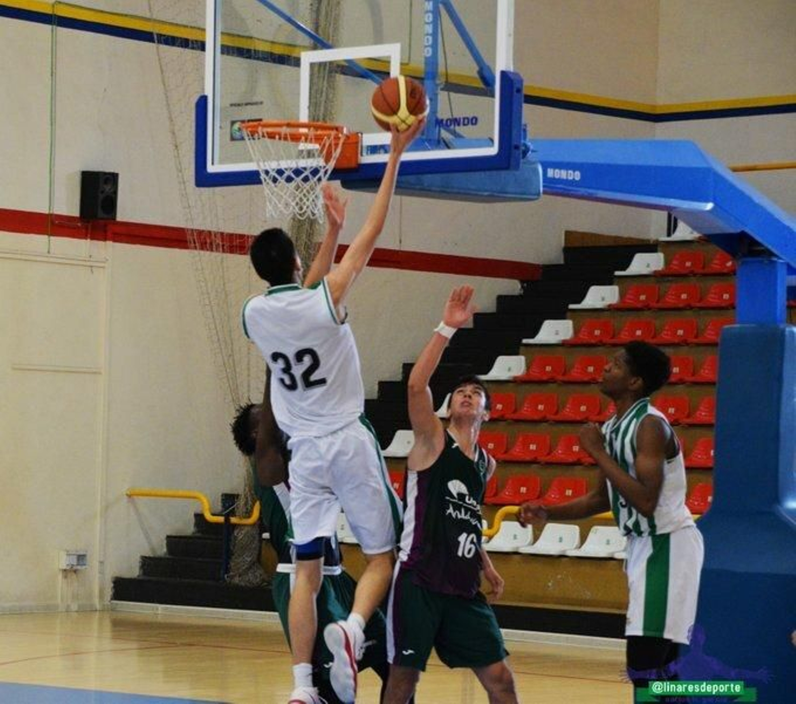 El junior brilla el Linares con Pablo Sánchez de MVP