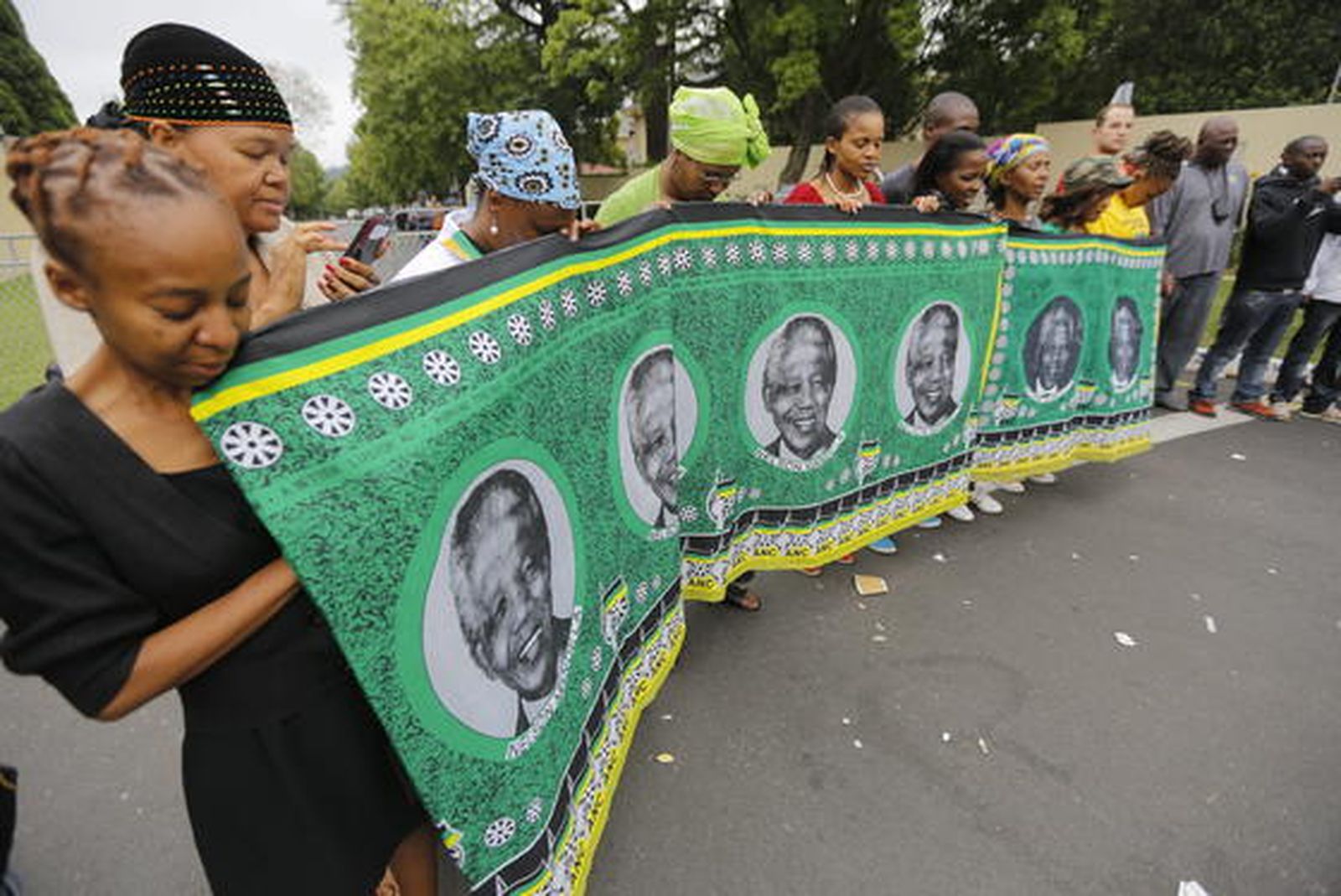 Concentraciones en Johannesburgo en recuerdo de Mandela.

Foto: EFE