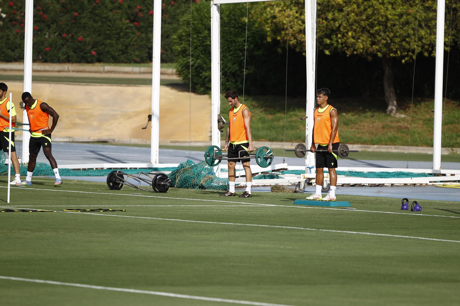Primer entrenamiento de la Temporada 2025-2026 de la U.D. Almería, en imágenes