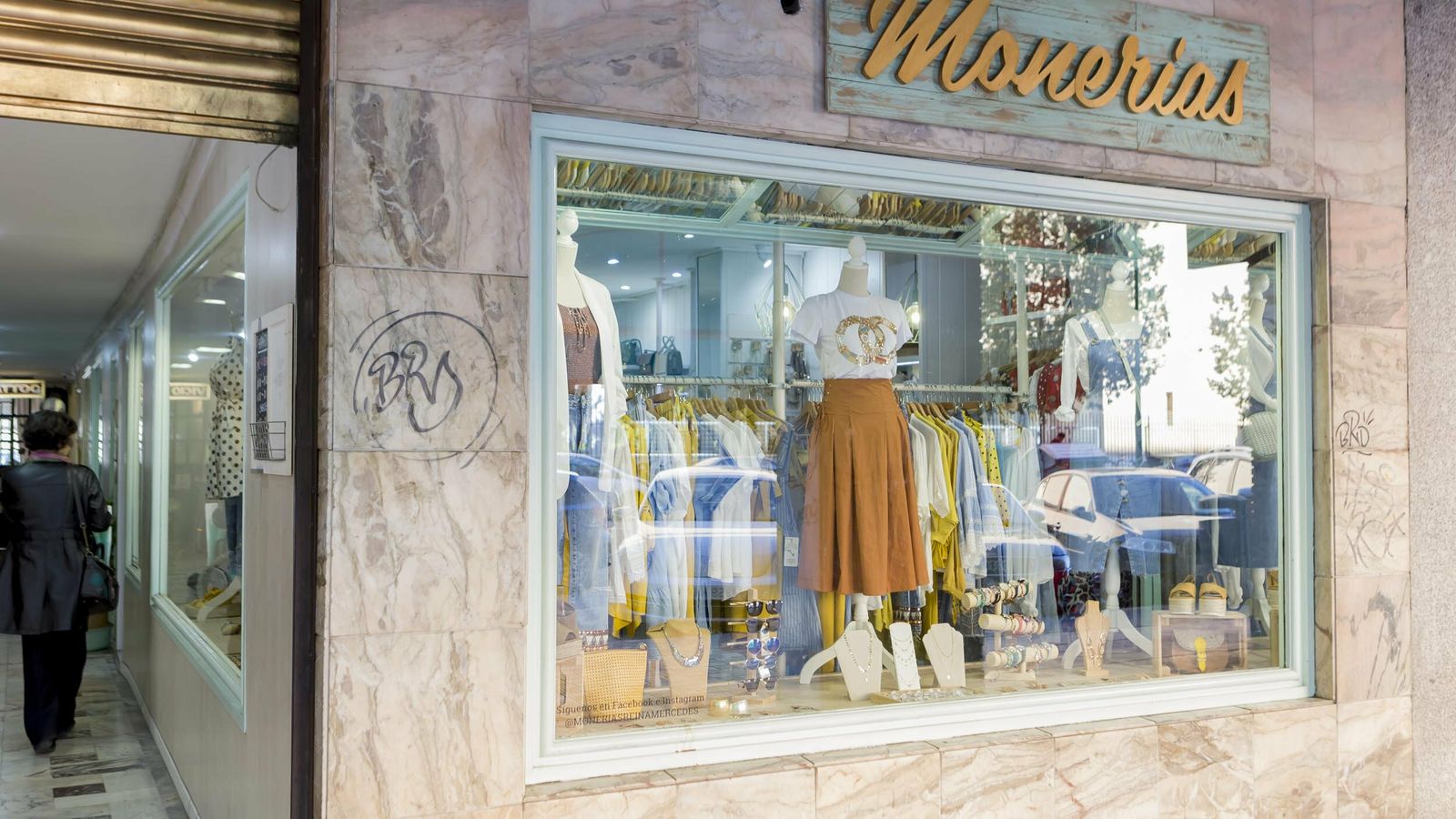 Exterior de Monerías en Reina Mercedes.