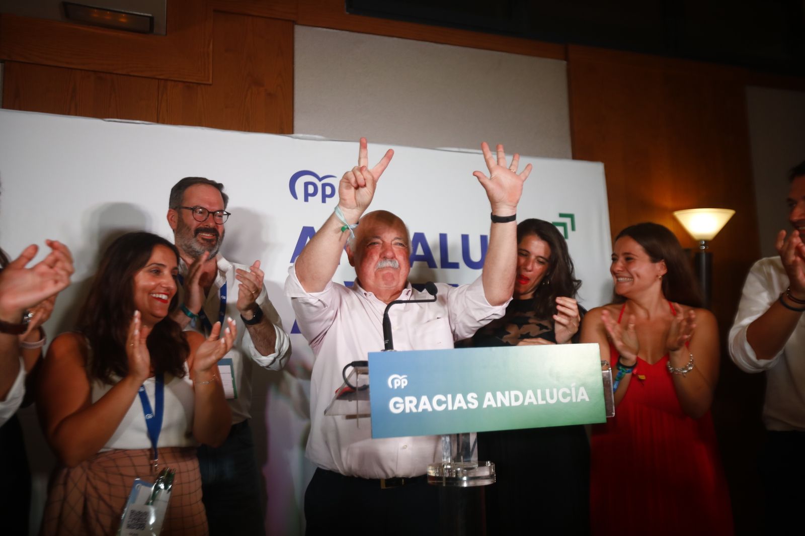 Las fotografías de la fiesta del PP de Córdoba tras su histórica victoria en las elecciones andaluzas
