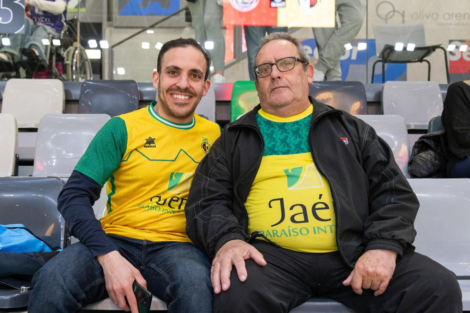 En imágenes: la afición y mejores jugadas del Jaén FS - Jimbee Cartagena