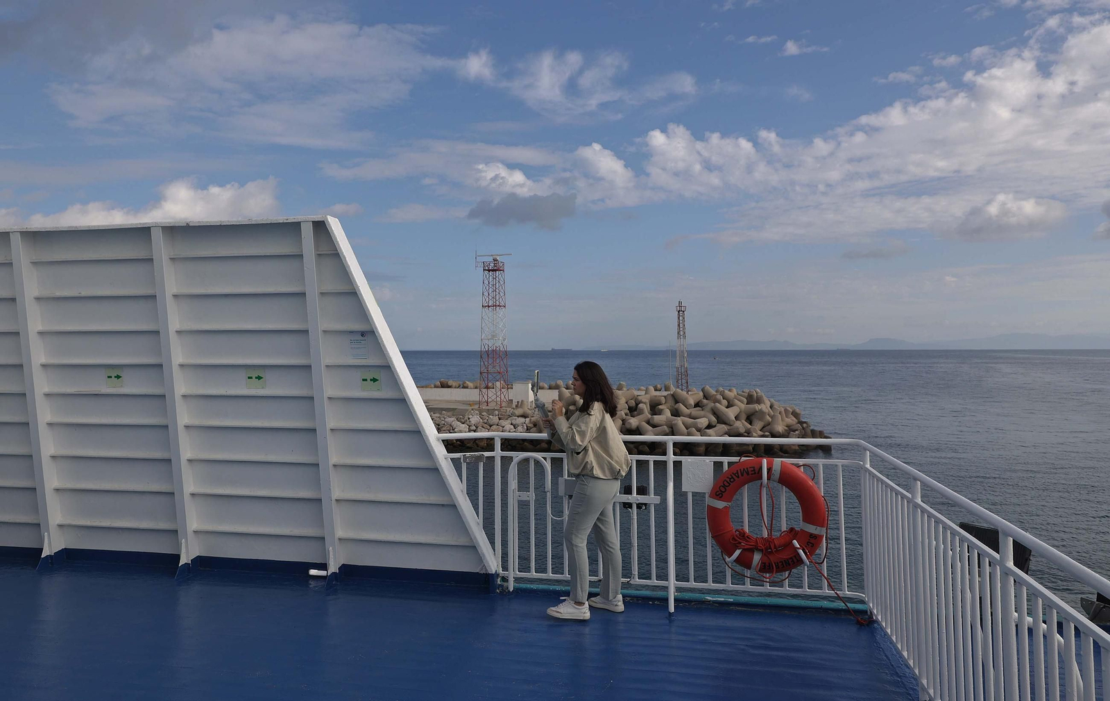 Así fue el primer viaje del 'Avemar Dos' entre Tarifa y Tánger con Baleària, en imágenes