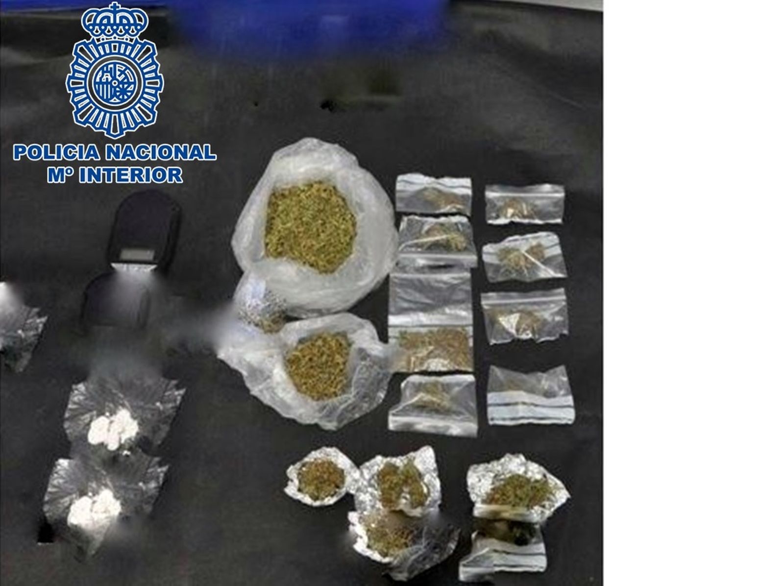 Parte de la droga incautada.