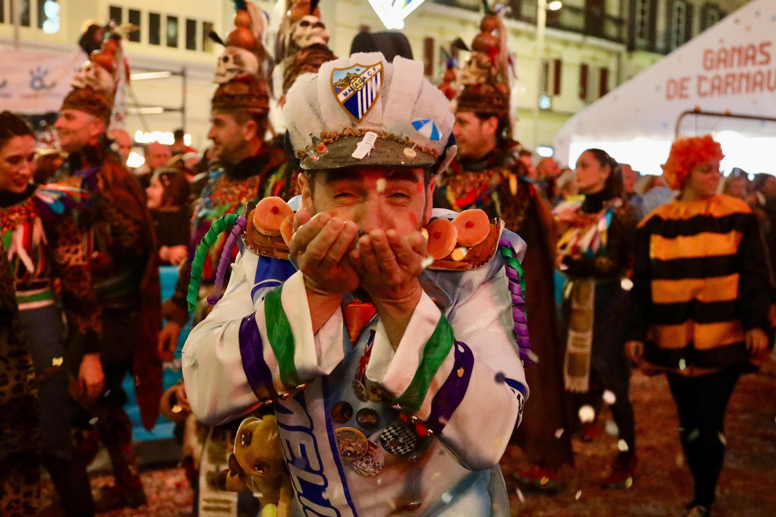 La Batalla de las Flores del Carnaval de Málaga 2024, en fotos