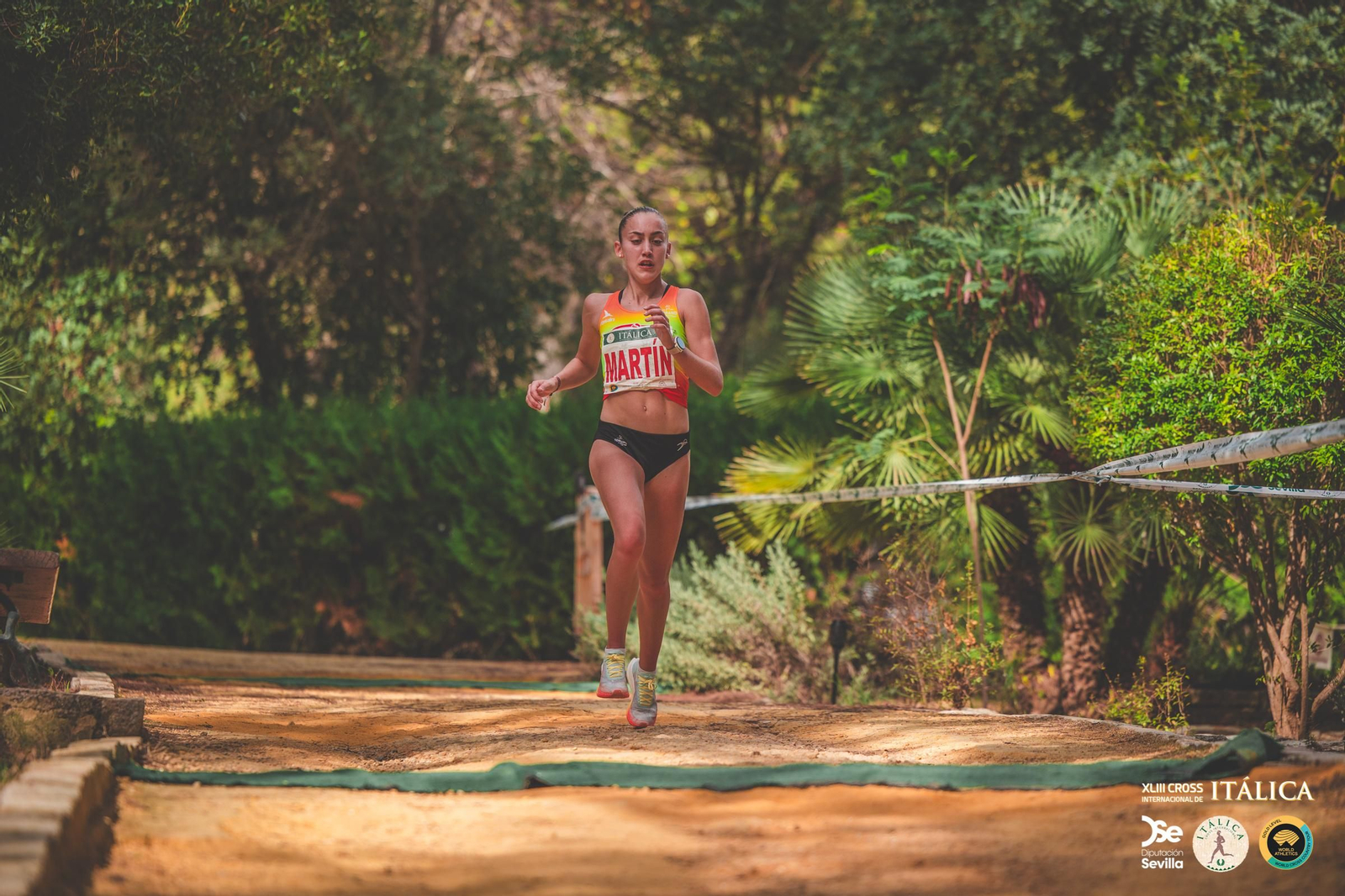 Búscate en las fotos del Cross de Itálica 2025 | 11