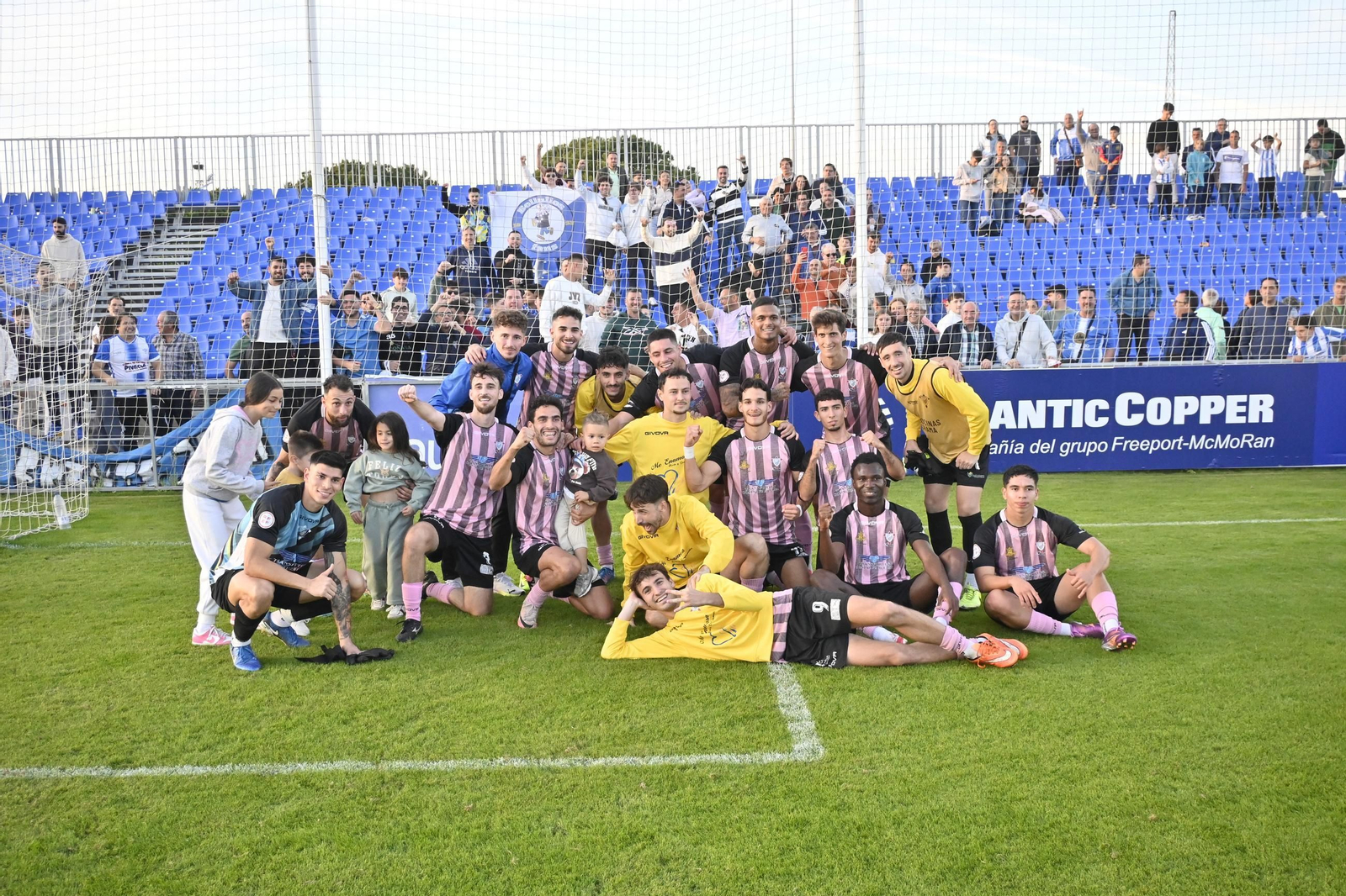 Las mejores imágenes del Atlético Onubense - Bollullos