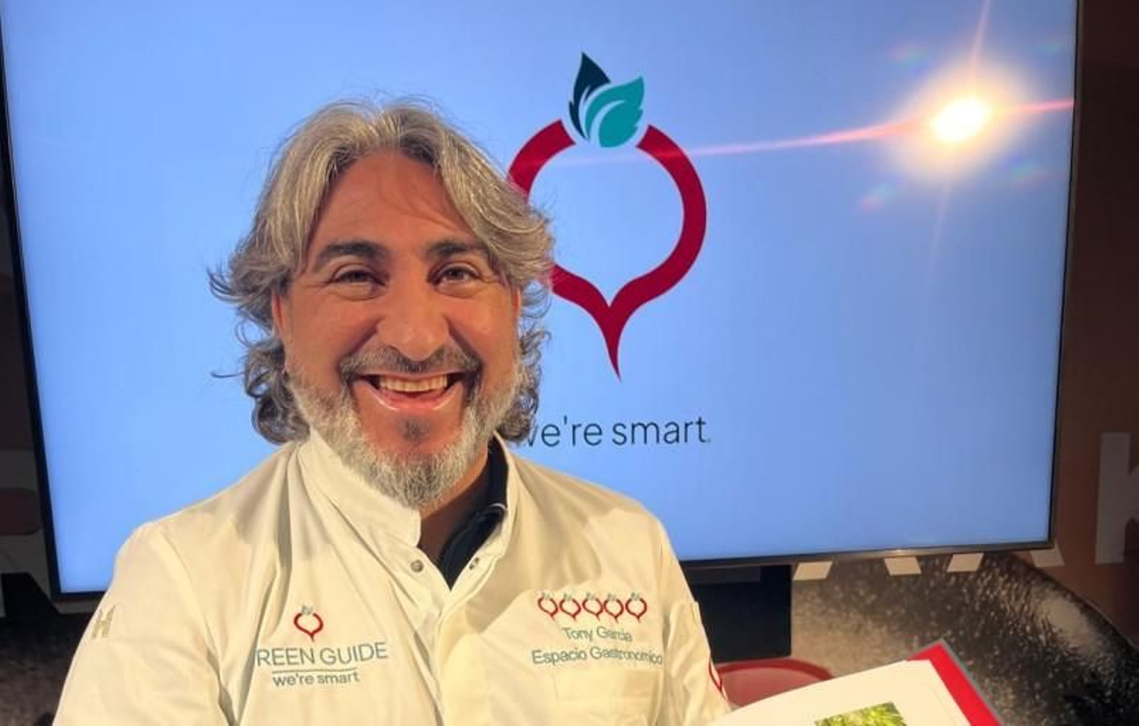 Tony García muestra sus páginas en la publicación Radilicious.