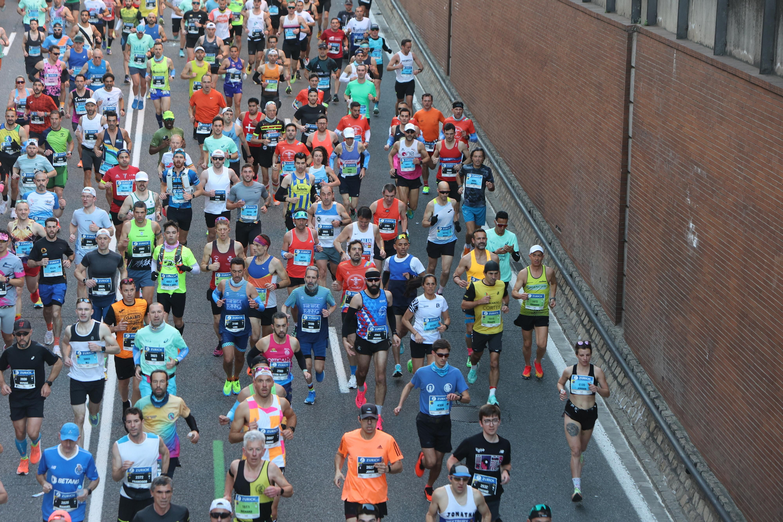 Búscate en la Zurich maratón de Sevilla
