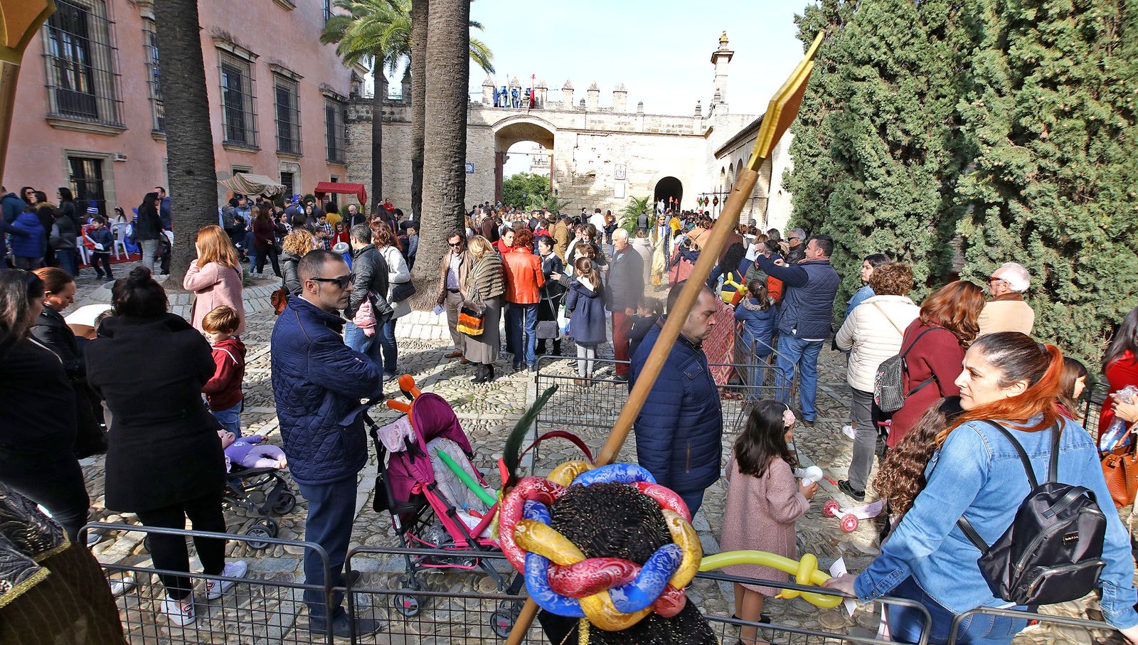 El Gran Visir recibe a los niños de Jerez en el Alcázar