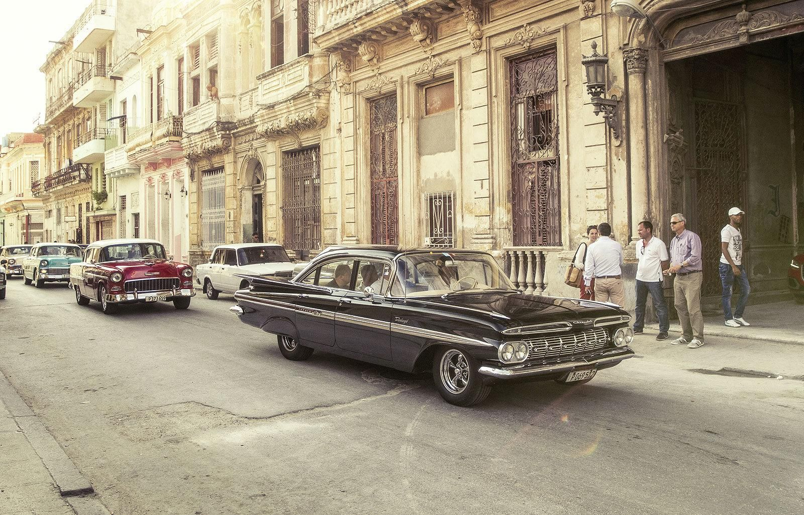 El Gobierno hasta 2011 prohibía comprar automóviles nuevos y desde 2013 los grava con un impuesto del 800%.