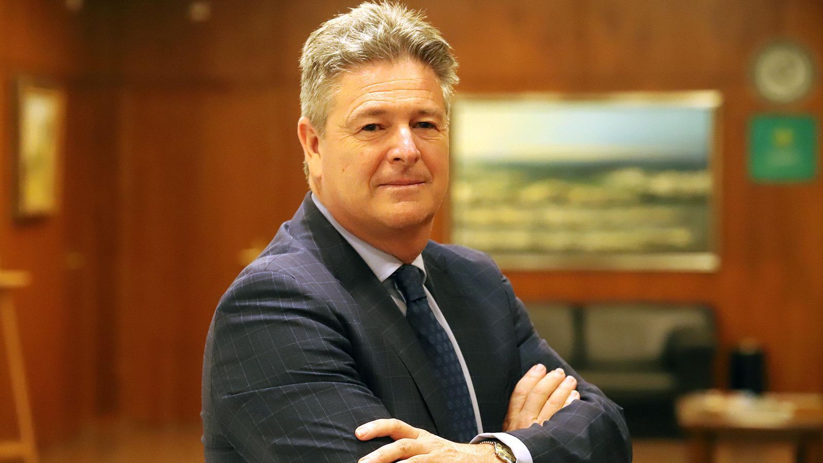 Defiende el trabajo de su equipo.