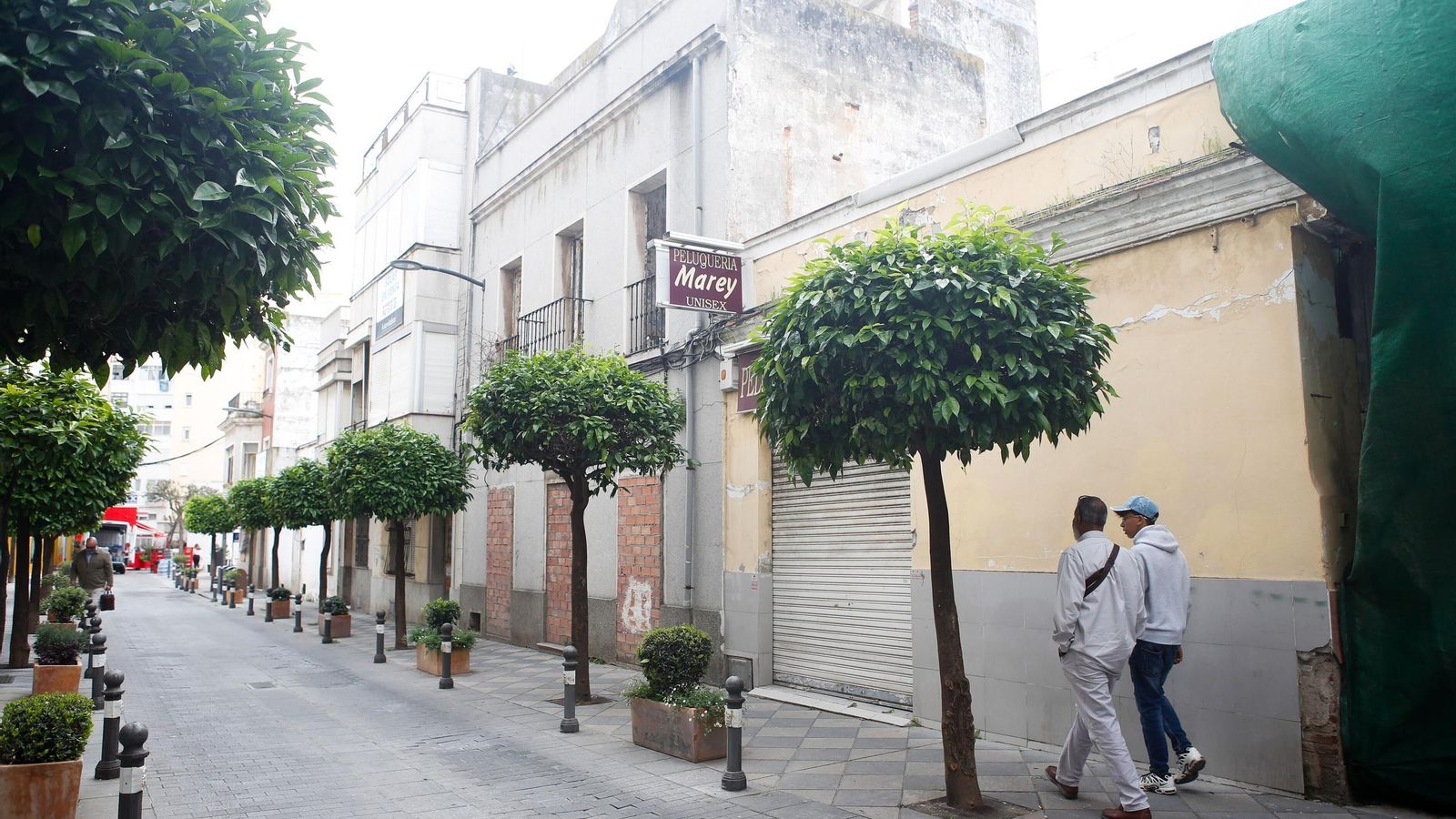 Inmuebles abandonados en la calle Coronel Ceballos, en Algeciras.