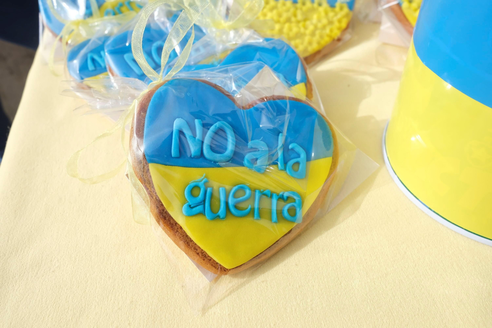 El mercadillo solidario de la Asociación de Ucranianos en Córdoba, en imágenes