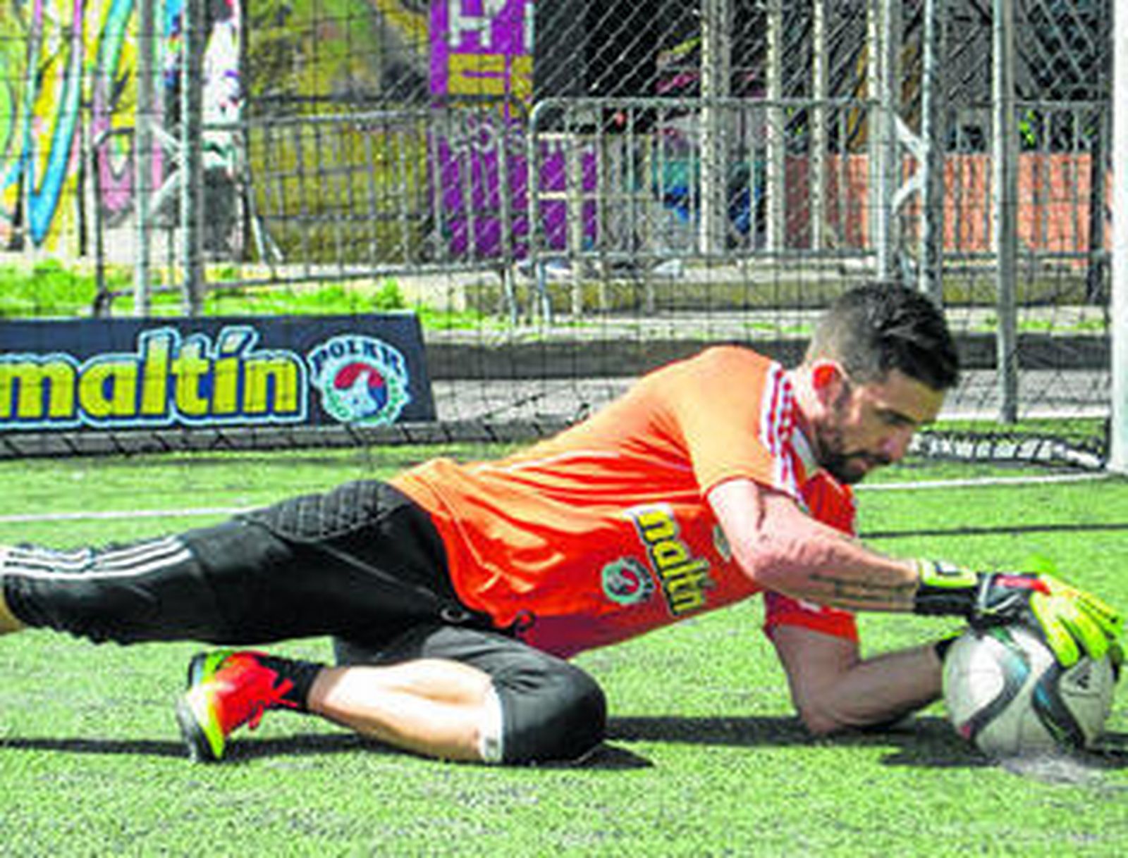 Alain Baroja hace una parada durante un entrenamiento con el Caracas, su anterior equipo.
