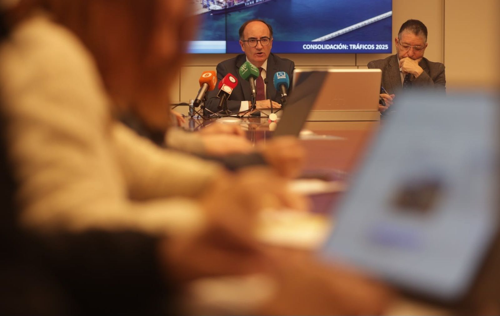 El presidente de la APBA, Gerardo Landaluce, junto al director general, José Luis Hormaechea, durante la presentación de los resultados